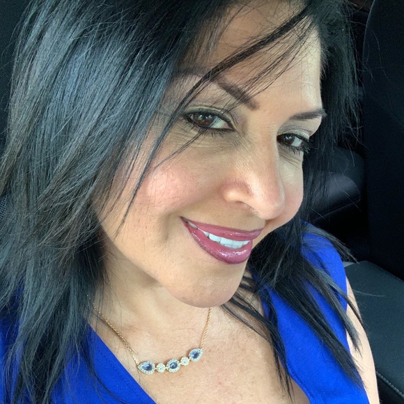 Meet your Posher, Estella - Picture 1 of 2